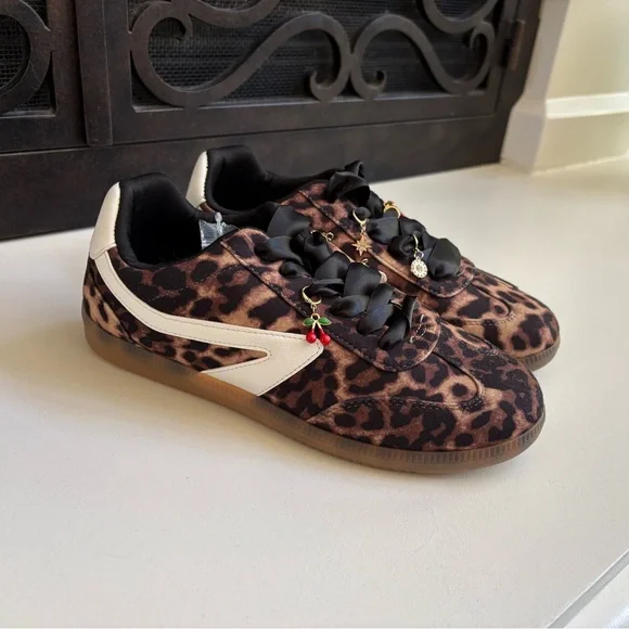 NWOB DV by Dolce Vita Quantum Charm Leopard Sneakers 9.5 - Picture 1 of 9